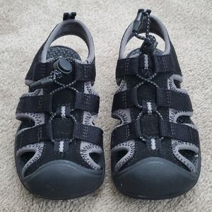 Kids closed toed sandals